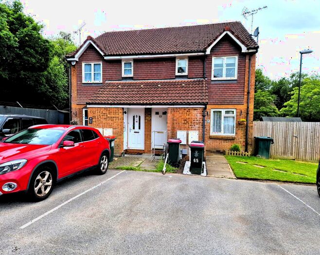 1 Bedroom Flat To Rent In Bolton Road, Maidenbower, Crawley, RH10