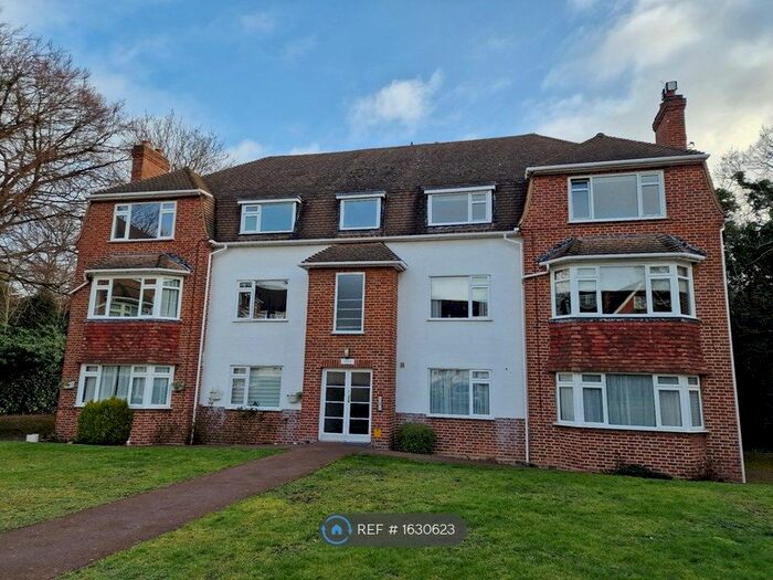 2 Bedroom Flat To Rent In Cedar Court, Bromley, Beckenham, BR3