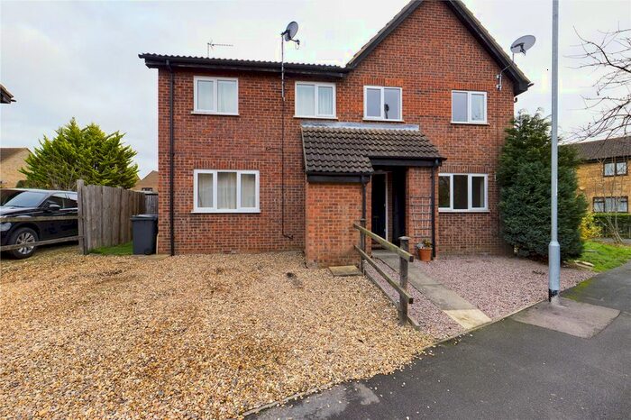 2 Bedroom Property To Rent In Moyne Road, Sawtry, Huntingdon, Cambridgeshire PE28