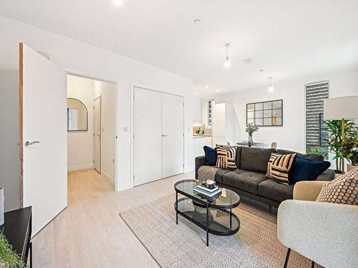 3 Bedroom Flat To Rent In Perrfield Way, Hendon, NW9