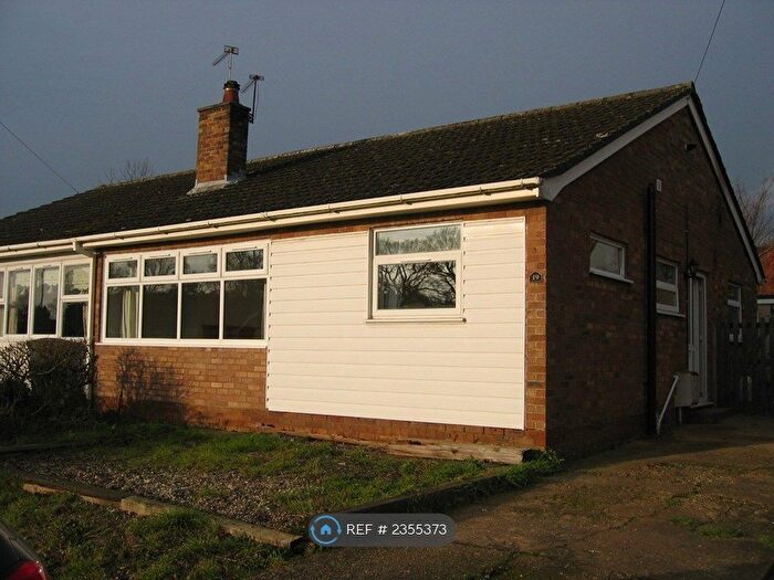 2 Bedroom Bungalow To Rent In Brecklands Road, Brundall, Norwich, NR13