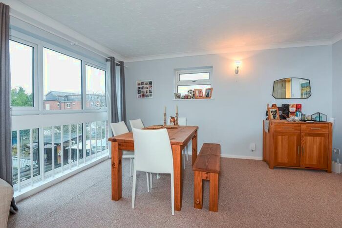 2 Bedroom Apartment To Rent In Aston Street, East Oxford, OX4