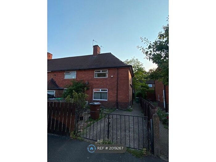3 Bedroom End Of Terrace House To Rent In Southwold Drive, Nottingham, NG8