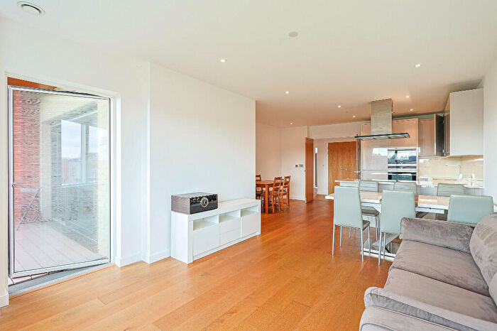 3 Bedroom Apartment To Rent In Thonrey Close, London, NW9