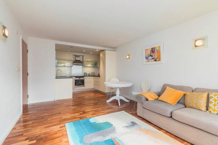 2 Bedroom Flat To Rent In St. Nicholas Lane, Lewes, BN7