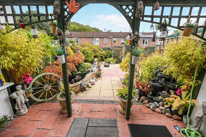 2 Bedroom Terraced House For Sale In Barlow Close, Rubery, B45
