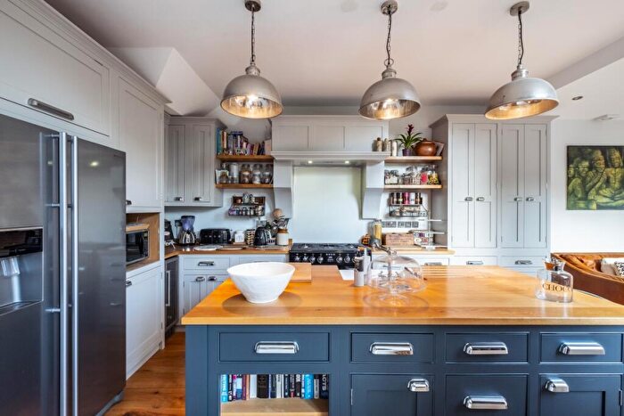 5 Bedroom Terraced House To Rent In Warner Road, London, N8