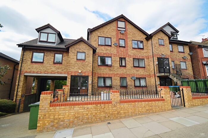 2 Bedroom Flat To Rent In Cantwell Road, London, SE18