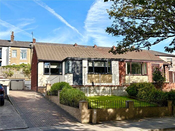 2 Bedroom Bungalow For Sale In Pilsworth Road, Heywood, Greater Manchester, OL10