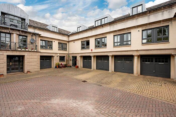 3 Bedroom Flat For Sale In / Cavalry Park Drive, Edinburgh, EH15