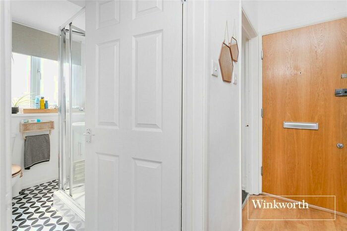 1 Bedroom Flat For Sale In Granville Place, High Road, North Finchley, London, N12