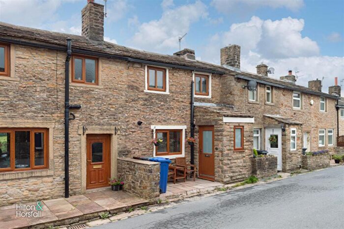 1 Bedroom Cottage For Sale In Hollin Hall, Trawden, BB8