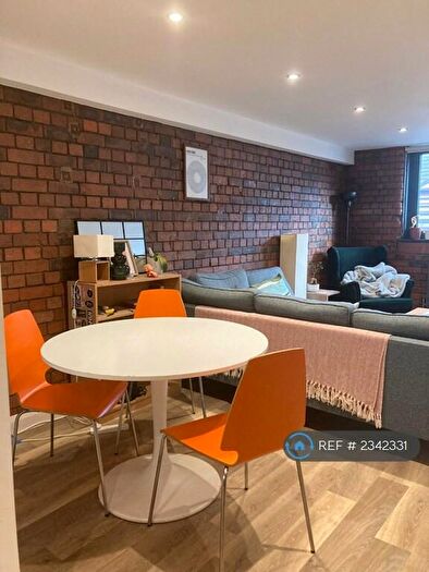 2 Bedroom Flat To Rent In The Cigar Factory, Bristol, BS3