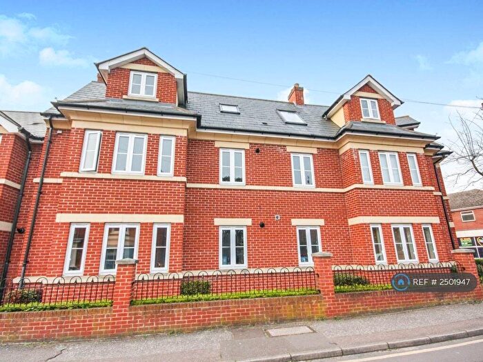 2 Bedroom Flat To Rent In Abbey Court, Colchester, CO2