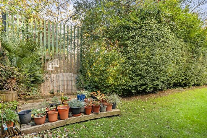 2 Bedroom Flat For Sale In Inglemere Road, Forest Hill, SE23