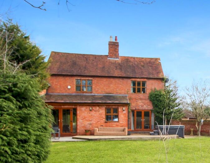 4 Bedroom Character Property For Sale In Main Street, Bourton On Dunsmore, Rugby, CV23