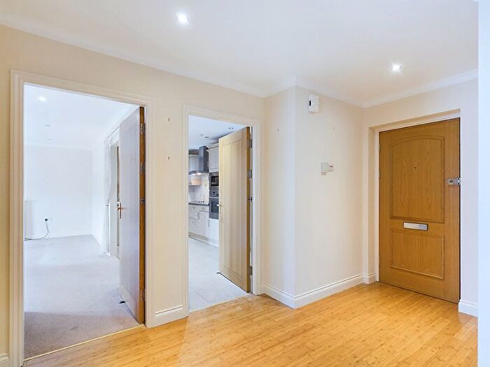 2 Bedroom Flat For Sale In Hafan Tywi, The Parade, Carmarthen, SA31