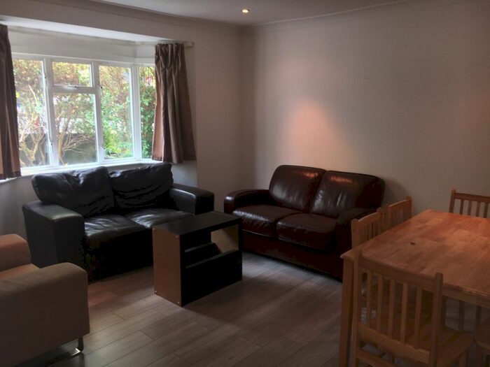 6 Bedroom Semi-Detached House To Rent In Bredgar Road, Archway, Islington, North London, N19