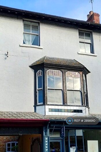 3 Bedroom Flat To Rent In Fore St, Castle Cary, BA7