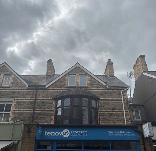 3 Bedroom Maisonette To Rent In A John Street, Porthcawl, CF36