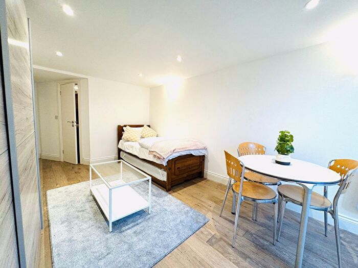 1 Bedroom Flat To Rent In Killburn, NW2