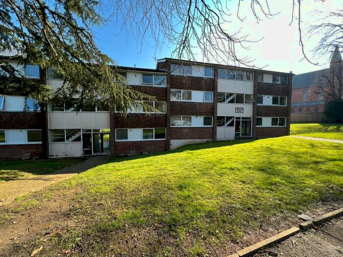 2 Bedroom Flat To Rent In Auckland Road, Crystal Palace, SE19