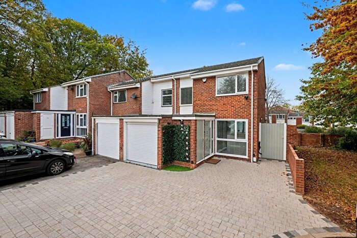 2 Bedroom Semi Detached House For Sale In Clavell Close, Rainham, ME8