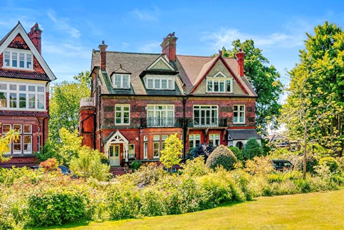 2 Bedroom Maisonette For Sale In Gainsborough Gardens, London, NW3