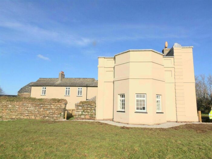3 Bedroom Farm House To Rent In Wearde Road, Saltash, PL12