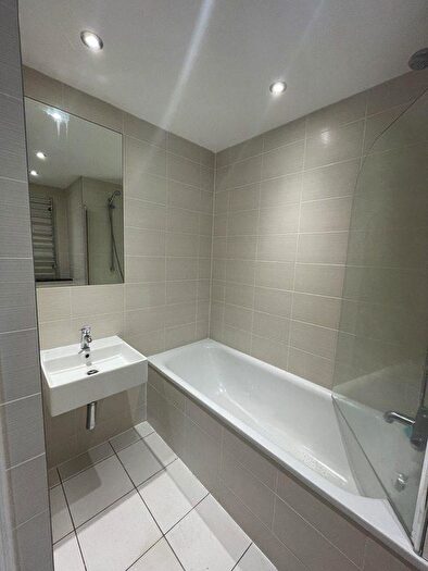 1 Bedroom Flat To Rent In Bute Terrace, Cardiff, CF10