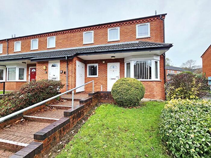 2 Bedroom Ground Maisonette For Sale In Lower Queen Street, Sutton Coldfield, B72