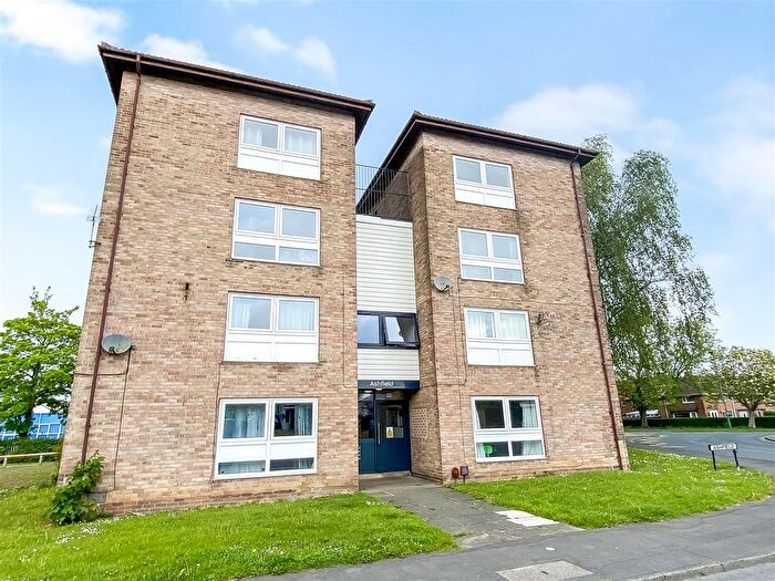 3 Bedroom Flat For Sale In Ashfield, Newton Aycliffe, DL5