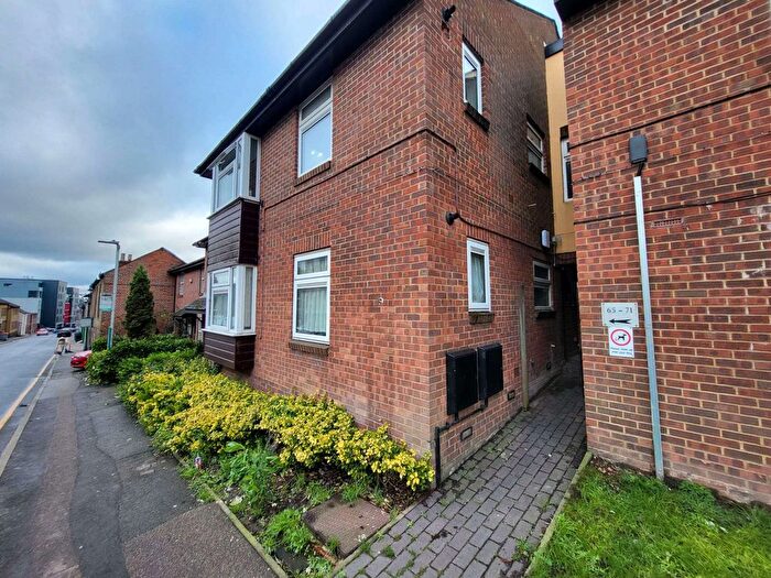 2 Bedroom Flat To Rent In Dumfries Street, Luton, LU1