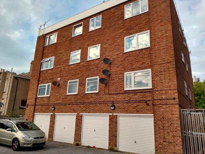 Flat To Rent In Dane Road, Margate, CT9