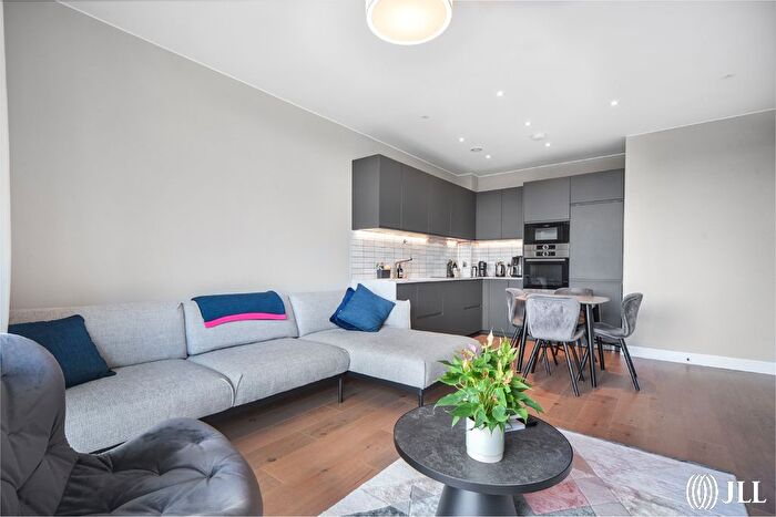 1 Bedroom Flat To Rent In Copperworks Wharf, Sugar House Island, E15