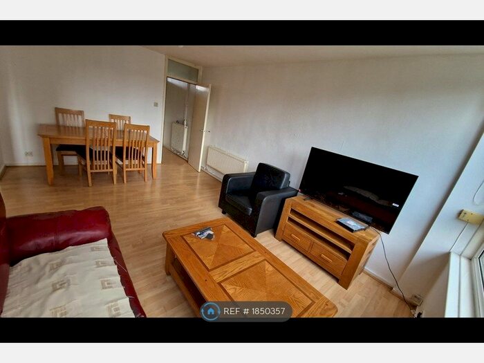 3 Bedroom Flat To Rent In St Brelades Court, London, N1