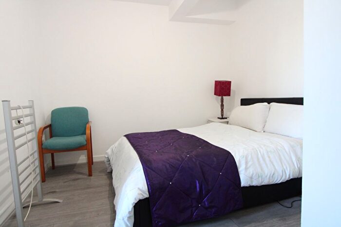 1 Bedroom Flat To Rent In Greyhound Lane, London, SW16