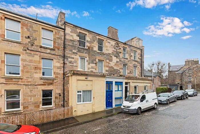 3 Bedroom Flat For Sale In (Flat ), Spey Terrace, Leith, Edinburgh, EH7