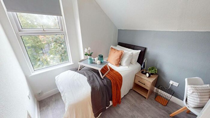 6 Bedroom House To Rent In Queens Road, Beeston, Nottingham, NG9