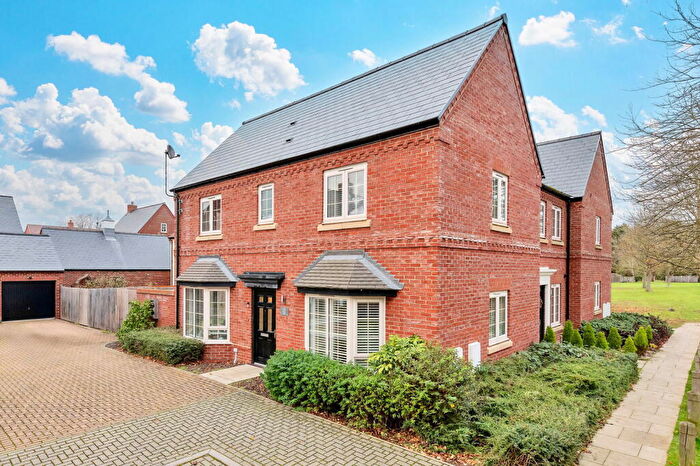 3 Bedroom Semi Detached House For Sale In Hetley Close, Brampton, Huntingdon, PE28