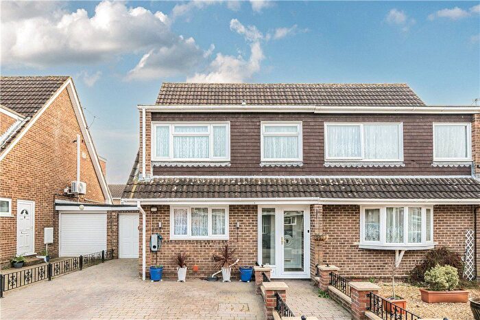 3 Bedroom Semi Detached House For Sale In Salmon Drive, Bishopstoke, Eastleigh, Hampshire, SO50