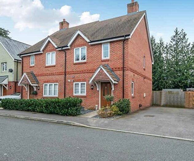 2 Bedroom Property For Sale In Juniper Close, Wrecclesham, Farnham, GU10