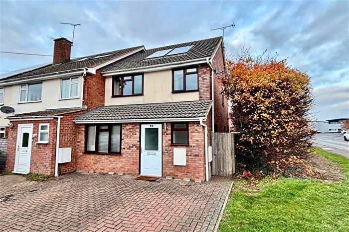 4 Bedroom End Of Terrace House To Rent In Garden City, OX9