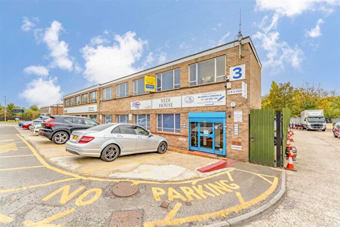 Property To Rent In The Ridgeway, Iver, SL0