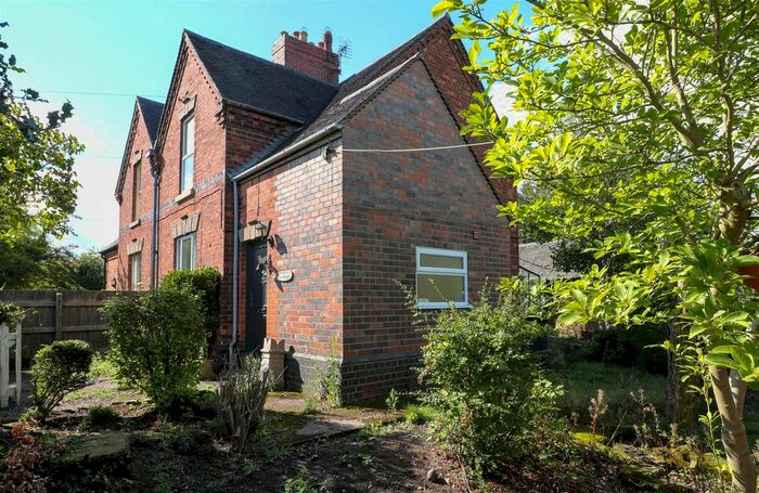 3 Bedroom Semi Detached House To Rent In Slade Lane, Sutton Coldfield, B75