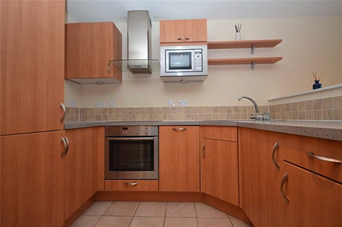 1 Bedroom Flat To Rent In Princes Street, Swindon, Wiltshire, SN1
