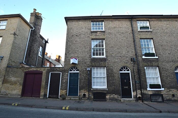 4 Bedroom Town House To Rent In Brentgovel Street, Bury St Edmunds, IP33
