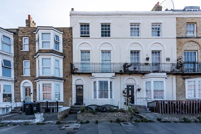 1 Bedroom Flat For Sale In Zion Place, Margate, Kent, CT9
