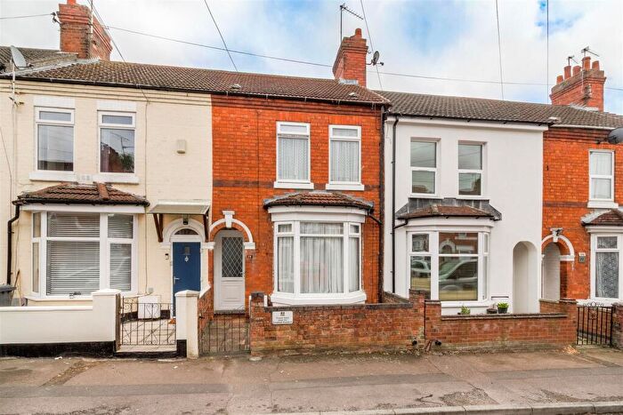 3 Bedroom Terraced House For Sale In Alexandra Road, Wellingborough, NN8