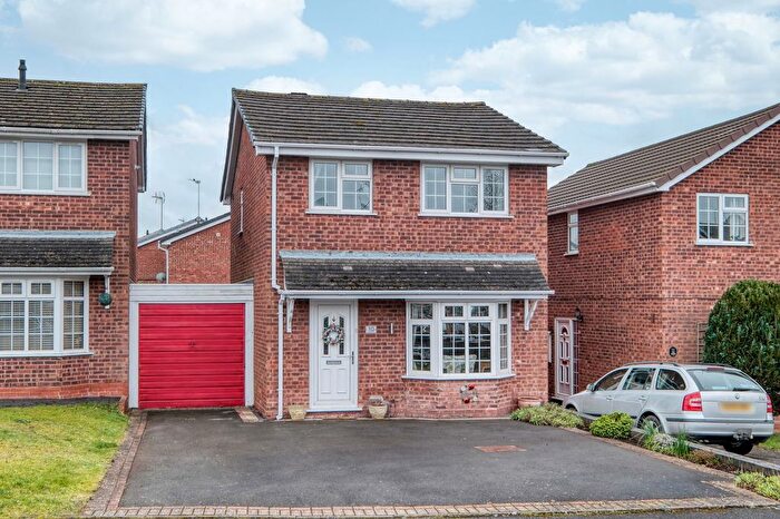 3 Bedroom Detached House For Sale In Hollyberry Close, Winyates Green, Redditch, B98